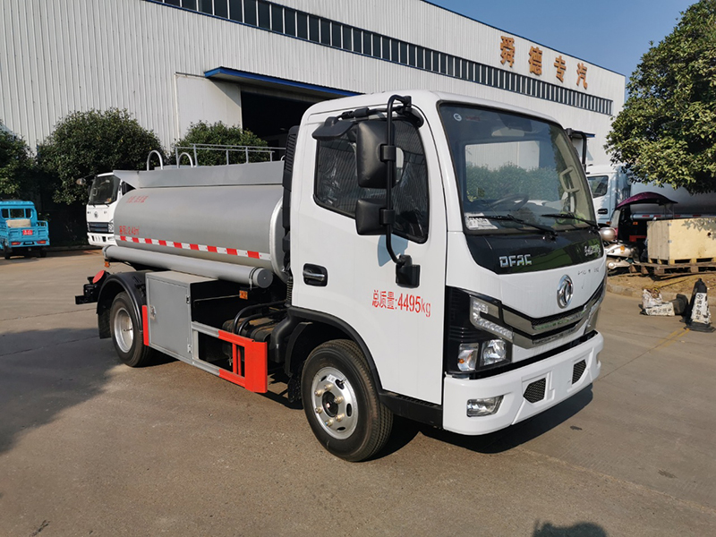 蓝牌2吨供液车