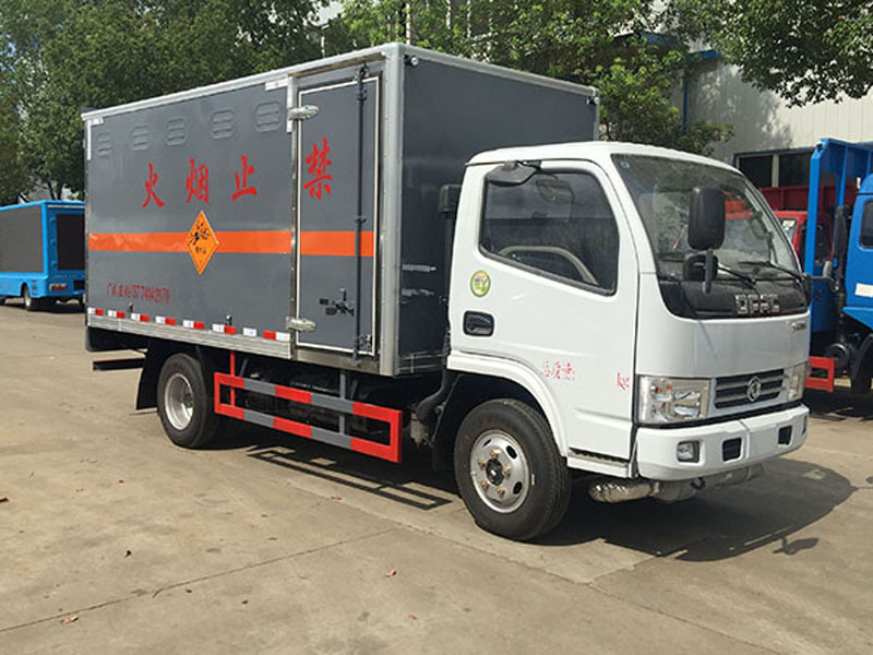 东风4.1m    3.4吨爆破器材车
